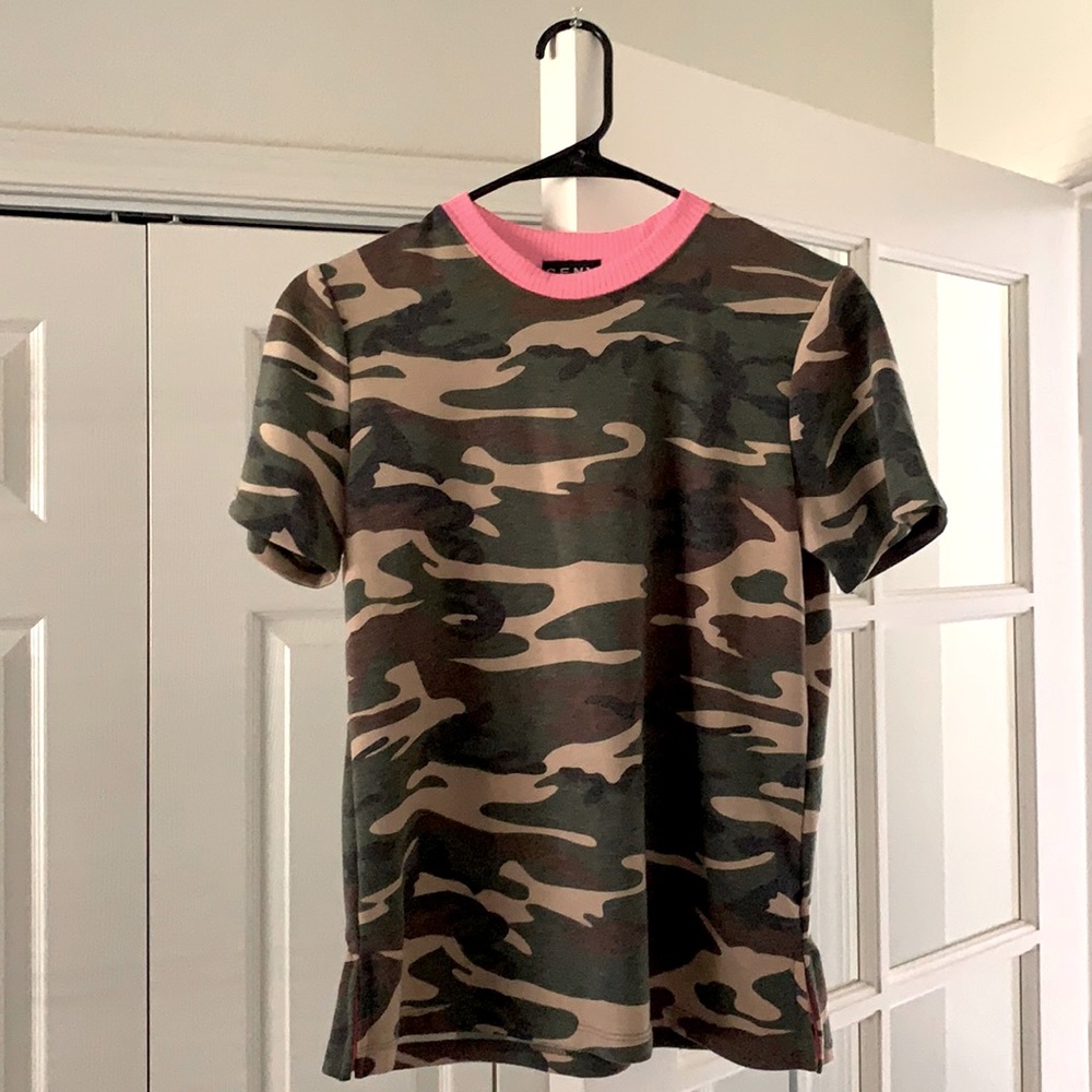 Nordstrom Rack Women’s camo neon pink t